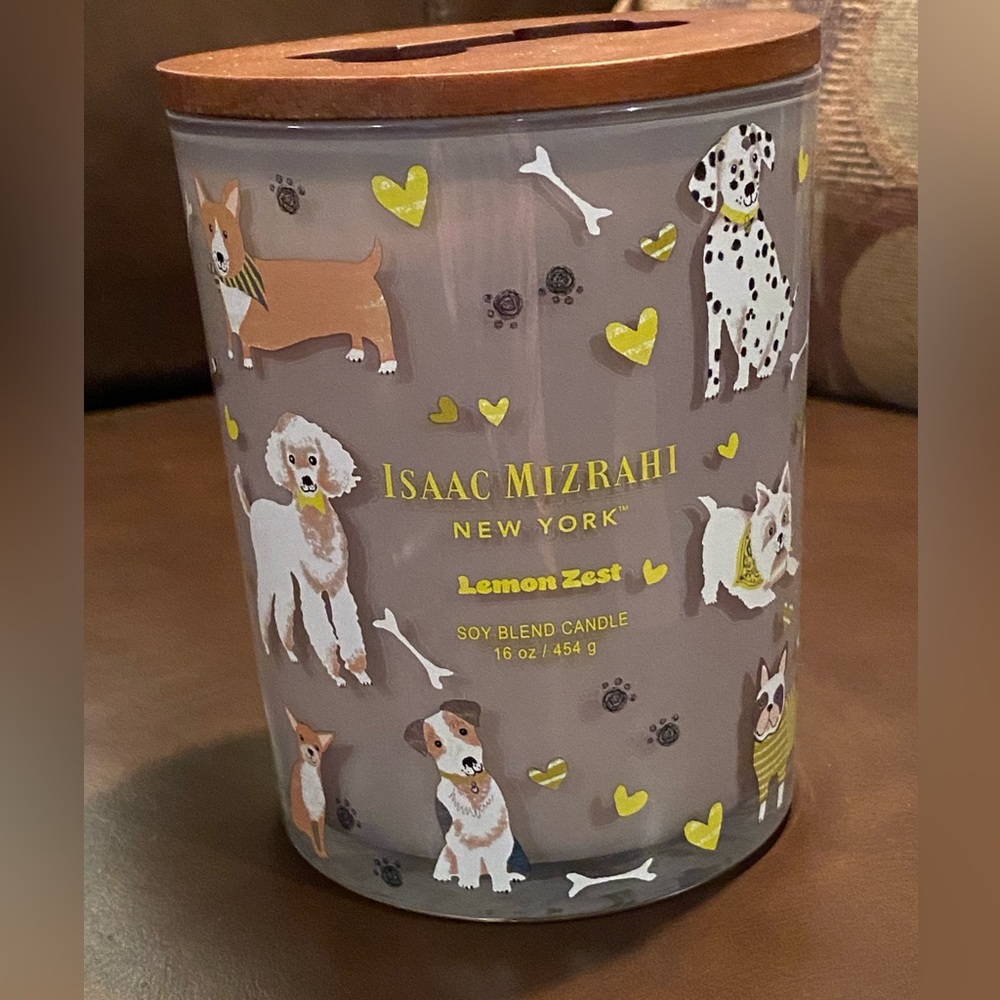 NEW Isaac Mizrahi New York soy candle, lemon zest scent, multi breed dog pattern